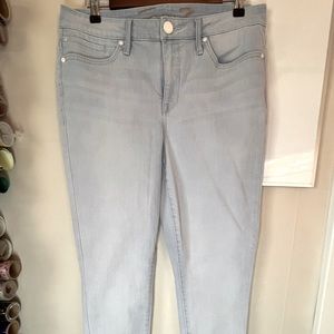Seven7 jeans, tapered, frayed ankle, size 10, NWOT!